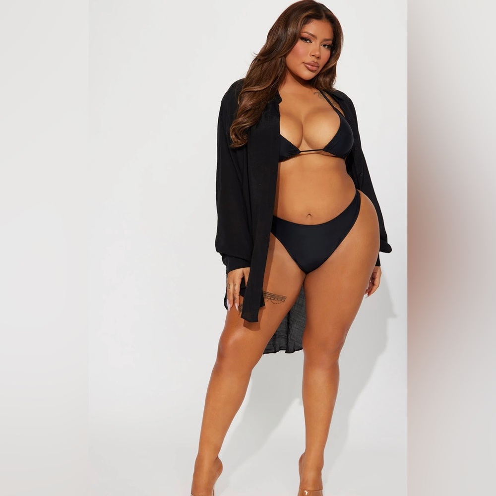 New with tags Fashion Nova black bathing suit coverup